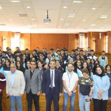 طلاب مدرسة فيوتشر الدولية في زيارة تعريفية لكلية الهندسة - جامعة الأسكندرية 