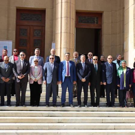 تزامنًا مع انطلاق أول أيام الدراسة بالفصل الدراسي الثاني- زيارة رسمية للسيد الأستاذ الدكتور/ عبدالعزيز قنصوة، رئيس جامعة الإسكندرية